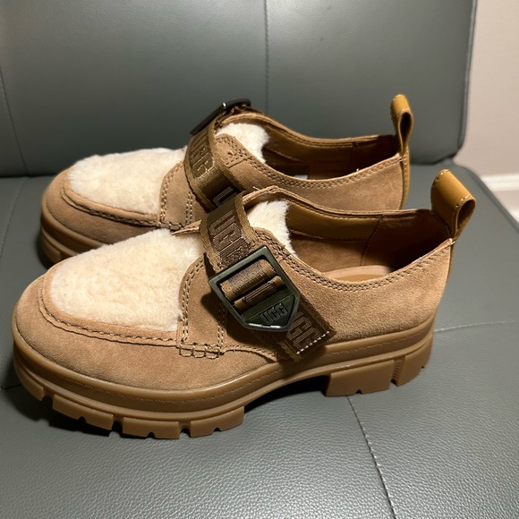 Brown new UGG platforms - Picture 8 of 8